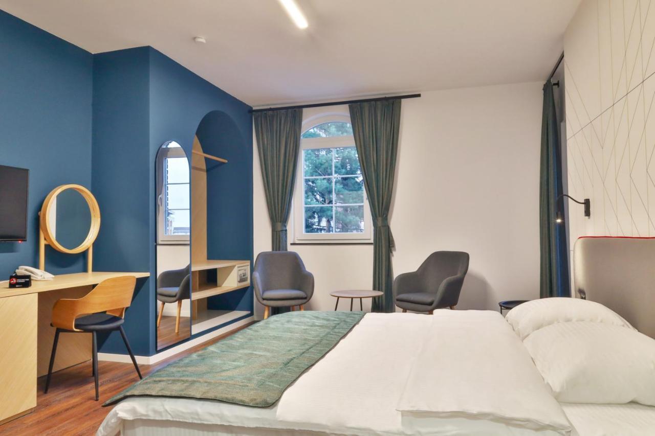 Benelux Hotel 佩奇 外观 照片