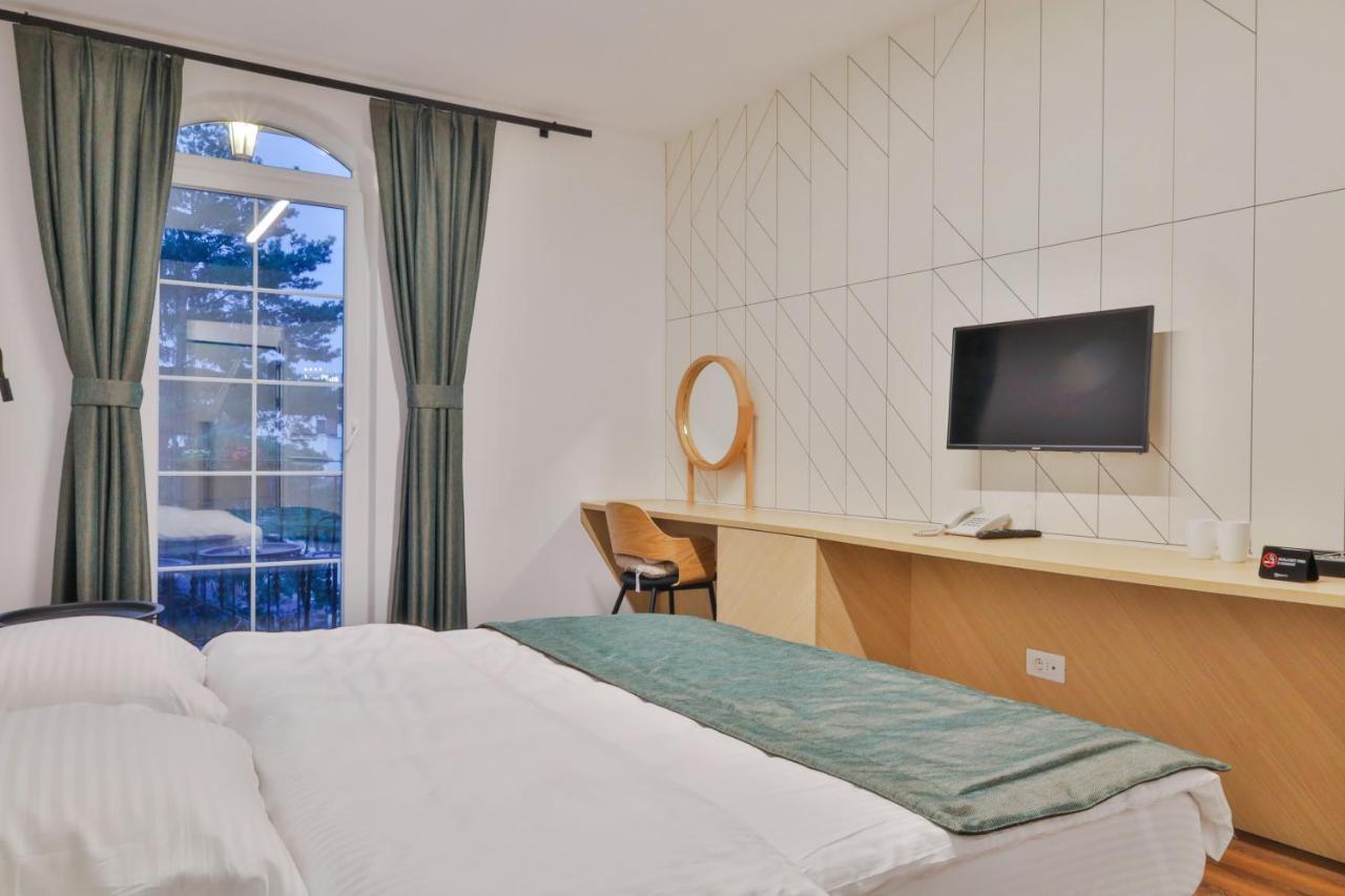 Benelux Hotel 佩奇 外观 照片